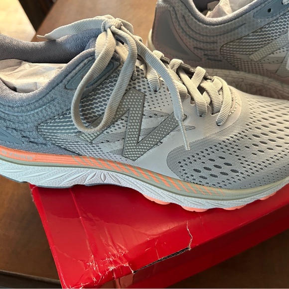 New Balance Women's Gray Running Shoes- New in Box size 8 medium width - Picture 4 of 16
